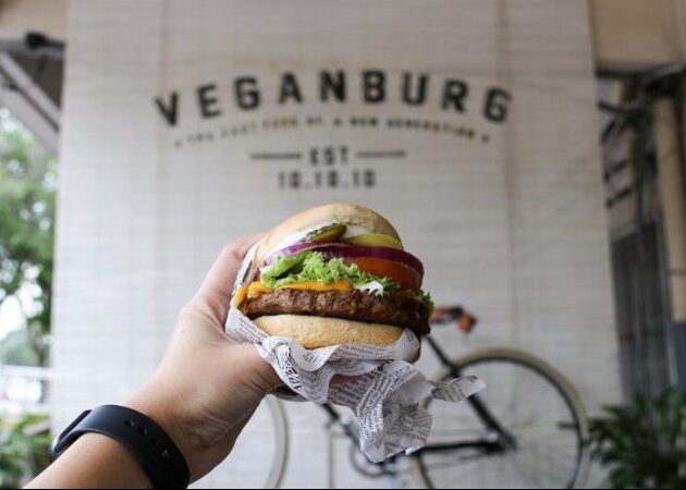 hand in frame e1567268527942 hand in frame e1567268527942